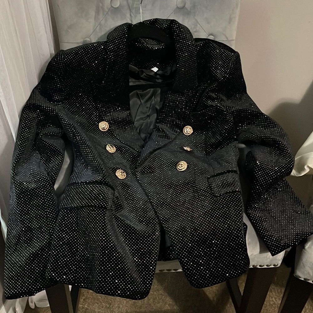 Stunning gold button blazer